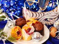 Секреты фэн-шуй: Как должен выглядеть праздничный стол в год Дракона