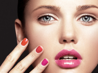 Видео-урок: Модный новогодний маникюр