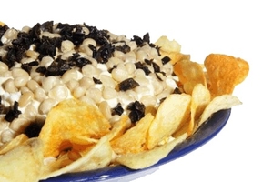 Как приготовить салат Нежный с курицей и черносливом (ВИДЕО)