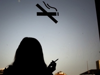 Украинские курильщики призывают обустроить места для курения за акцизные средства