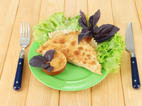 Домашние чебуреки с мясом