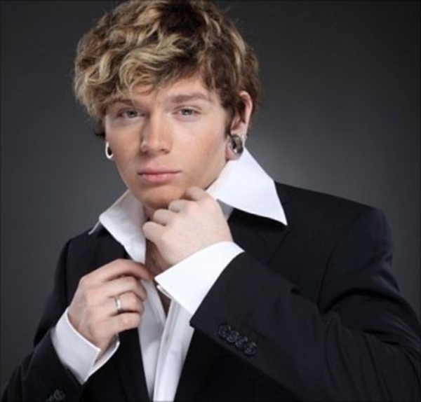 Александр Кривошапко пригласил на свой день рождения поклонников