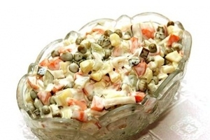 Как приготовить салат из картофеля и кальмаров (ВИДЕО)