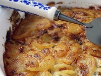 Картофельный гратен с чесноком и сливками