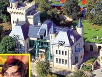 10 самых роскошных особняков российских звезд