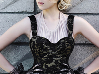 Мика Ньютон записала первый американский сингл Don 't Dumb Me Down