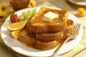 Как приготовить французские гренки на завтрак (ВИДЕО)