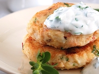 Рыбные котлеты с йогуртовым соусом