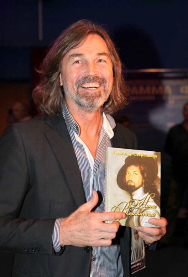 Никас Сафронов требует $330 тыс за "изнасилование"