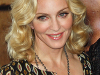 Мадонна открыла грандиозный концерт в образе Клеопатры