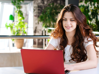 Знакомство в интернете: За или против