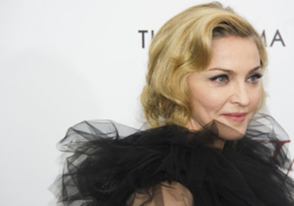 Израильские фанаты Мадонны попросили премьер-министра отложить нападение на Иран