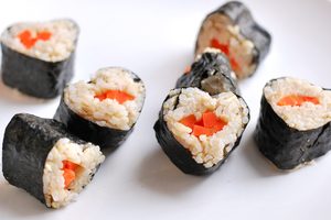 Как приготовить суши на День святого Валентина (ВИДЕО)