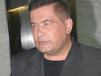 Гоша Куценко и другие актеры поздравили Расторгуева