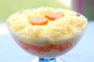 Как приготовить салат из сыра, яблок и моркови (ВИДЕО)