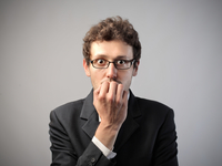 Врут и не краснеют: причины мужской лжи