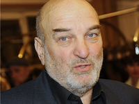 73-летний актер Алексей Петренко серьезно травмировался