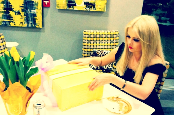 Пресс-служба Мики Ньютон