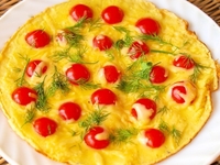 Омлет с сыром и помидорами черри