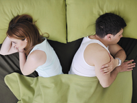 Почему супруги спят в разных постелях