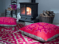 Напольные подушки в интерьере