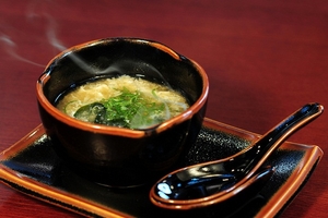 Как приготовить куриный суп по-японски (ВИДЕО)