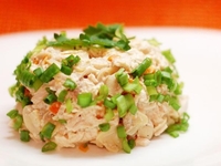 Салат из курицы с маринованными грибами