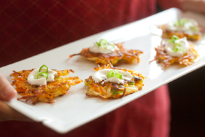 Как приготовить постные морковно-яблочные котлеты (видео)