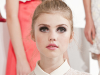 Высокая укладка: Модный тренд весна-лето 2012