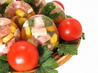 Пасхальные рецепты: ТОП-5 заливных яиц