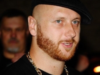 Рэпер Ларсон избил пешехода