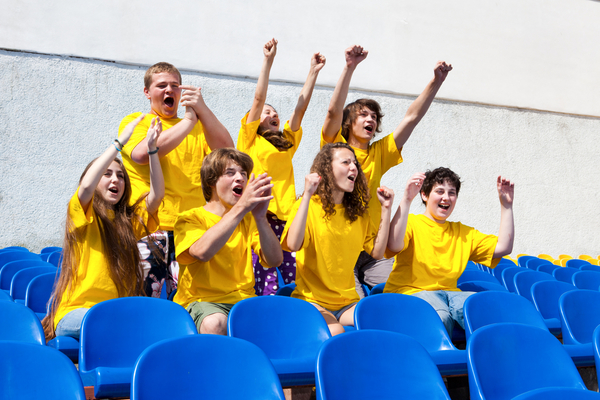 Хочешь в Польшу? Становись болельщиком!