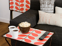 Из кусочков старых обоев: Декорируем стены и мебель