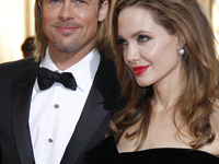 Невеста года: ТОП-10 свадебных платьев для Анджелины Джоли