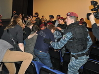 В Киеве пытались сорвать показ фильма Матч, задержаны около 20 националистов
