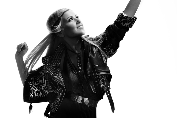 Пресс-служба Мики Ньютон