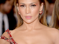 Макияж на выпускной 2015: Идеи от звездных красоток