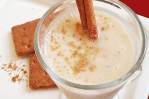 Как приготовить яблочный смузи с корицей (ВИДЕО)