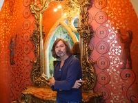 15-комнатная квартира художника Никаса Сафронова