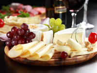 Сырная тарелка: Правила составления и подачи