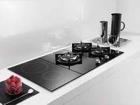 Чистота в доме: Какие средства бережно ухаживают за плитой