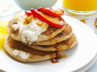 Творожные оладьи с яблоками