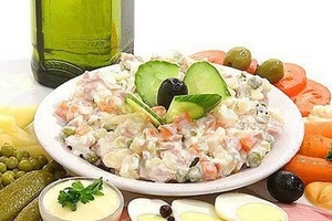 Как приготовить летний салат Оливье (ВИДЕО)