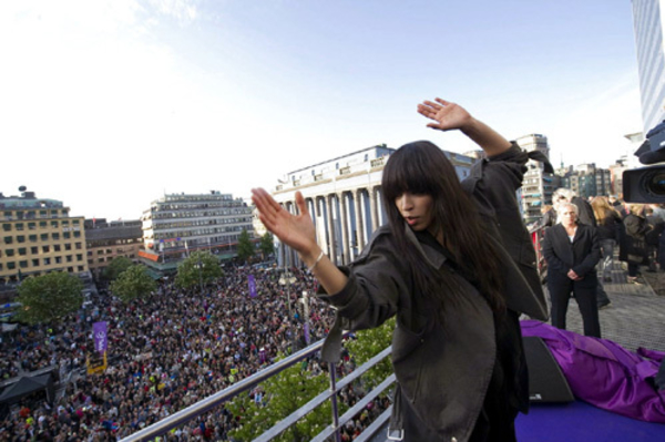 Певица Лорин оскандалилась у себя на родине