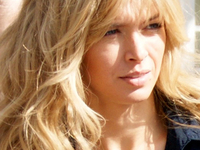 Вера Брежнева вышла в свет без макияжа