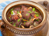 Говядина с овощами по-бургундски