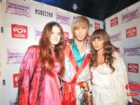 Королева, Зверев, Седокова и другие посетили пижама-пати