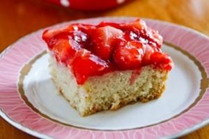 Как приготовить пирог Фантазия с клубникой (ВИДЕО)