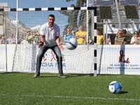 Виталий Кличко сыграл в футбол