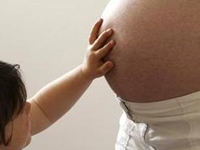 Алкоголь в малых дозах на раннем сроке беременности не вредит плоду